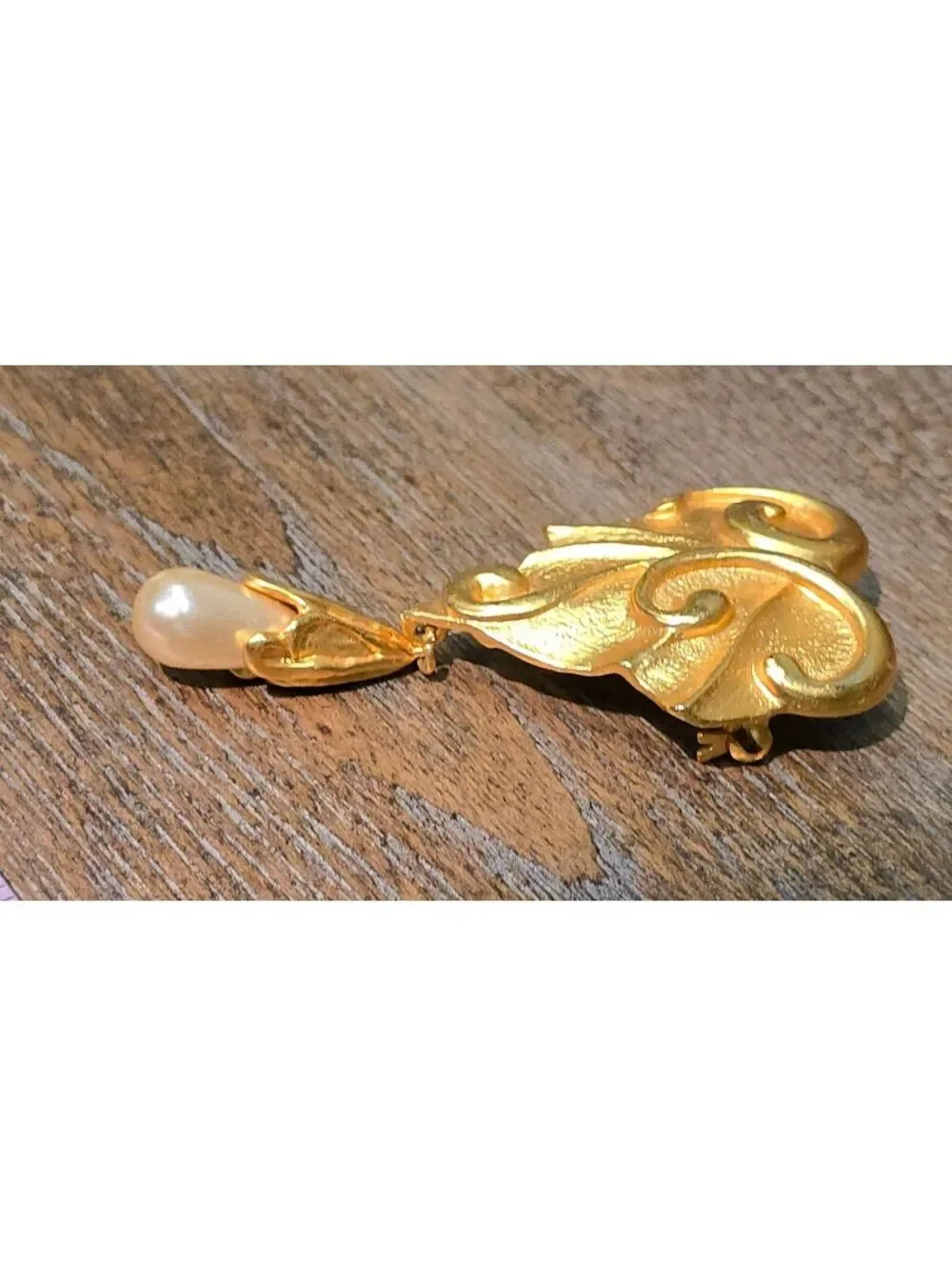 Modernist Gold Tone Brooch Dangle Faux Pearl